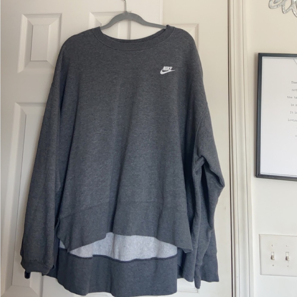 Grey Nike Crew Neck- Women’s XXL